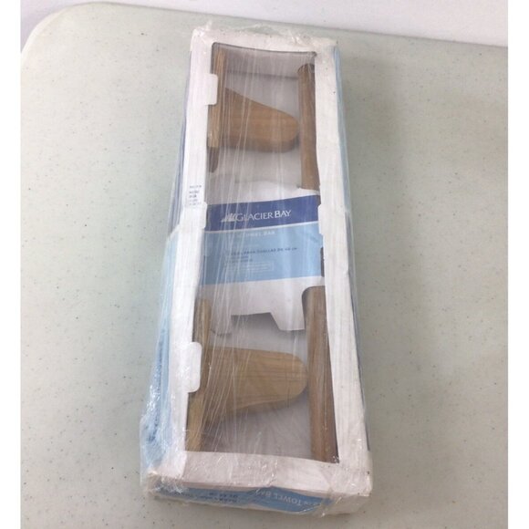 Glaciar Bay Towel Bar 18 inches Solid Oak NEW - Picture 1 of 6